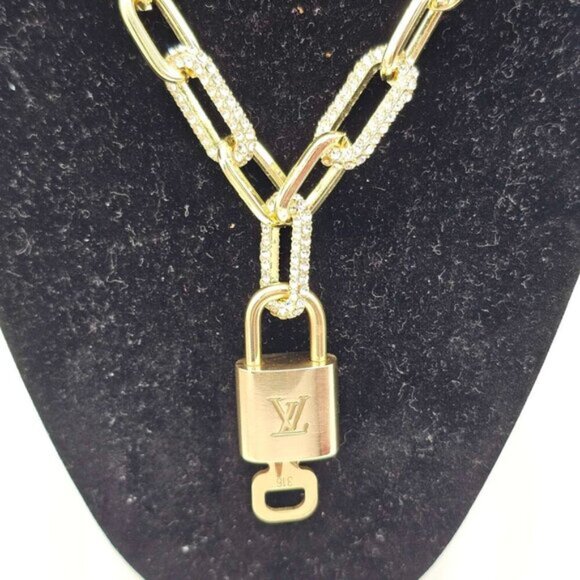 Authentic Louis Vuitton Lock & Key w/ Unbranded Gold Plated Gold Chain Necklace - Picture 4 of 12